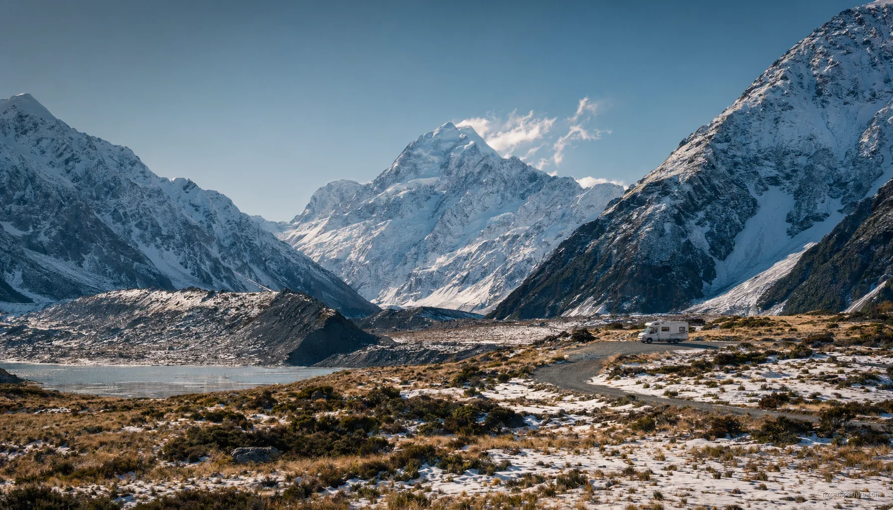 NZ motorhome travel in Mount Cook / Aoraki during August