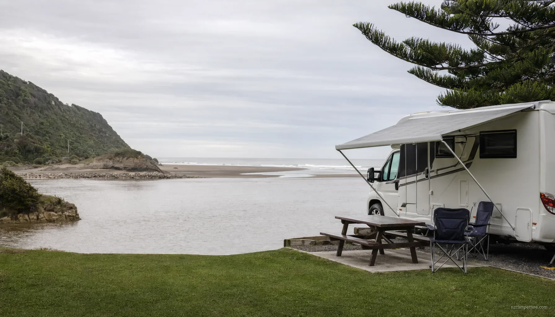 Port Waikato Holiday Park — motorhome stay guide — NZ holiday park